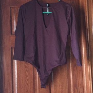 Victoria Sport S/P maroon v-neck body suit